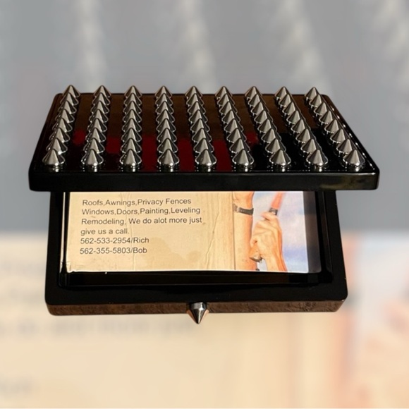 Christian Louboutin refillable eyeshadow palette holder - Picture 5 of 6